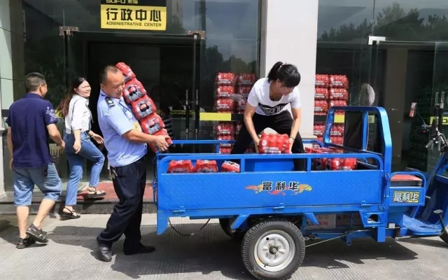 夏日送清凉〡致敬高温下奋战一线的香蕉视频一区人！