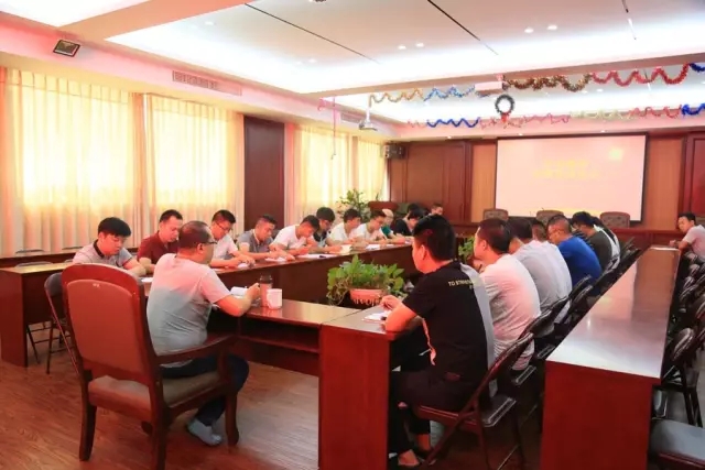 抓效益 促零售 严管理 强基础——香蕉视频一区门业召开零售专题会议