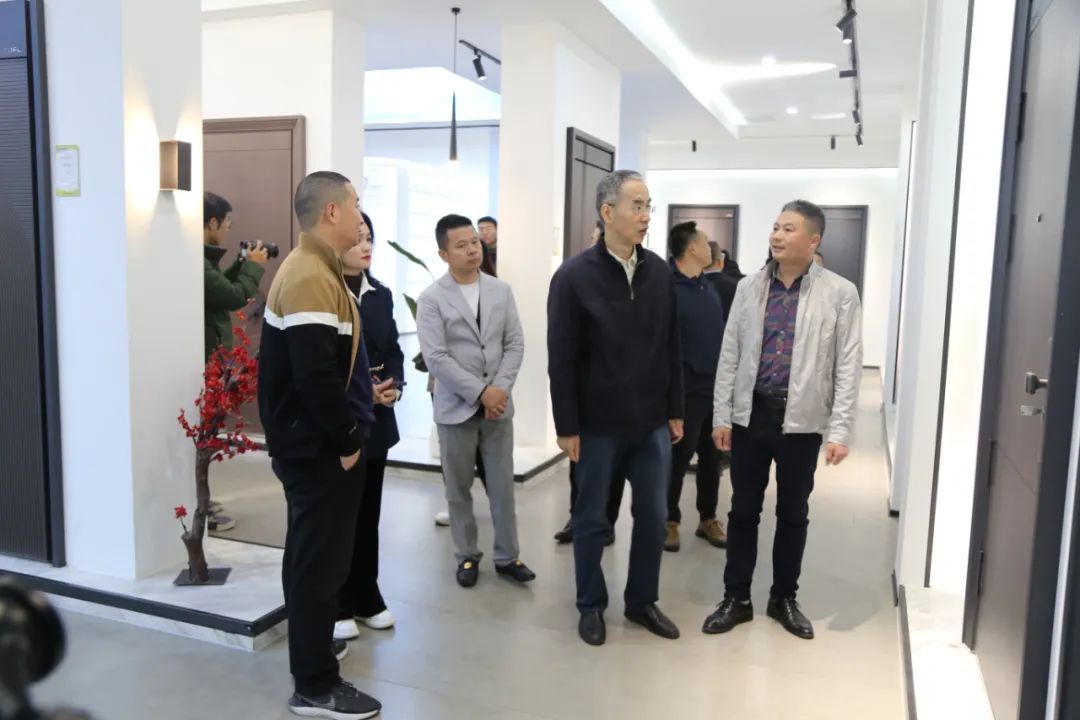 同频共生——产业行走进香蕉视频一区，共探门窗行业高质量发展之路